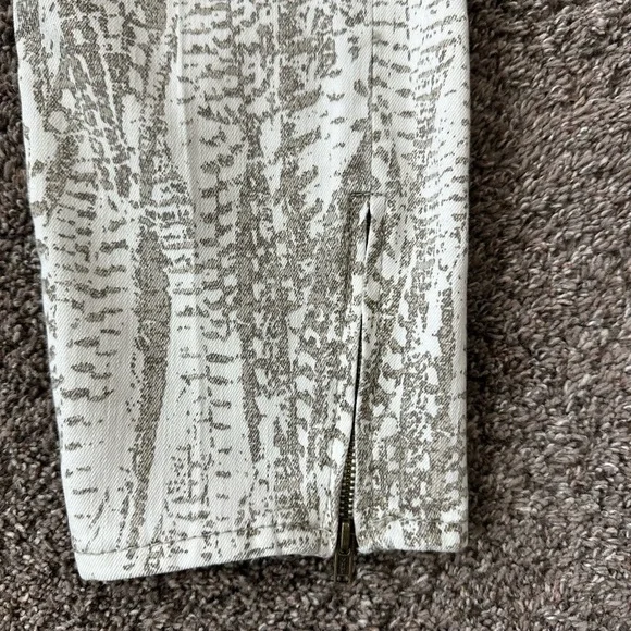 Free People Snake Skin Print Skinny Jeans zipper ankle sz 29 - Picture 3 of 5
